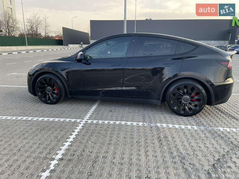 Внедорожник / Кроссовер Tesla Model Y 2022 в Киеве