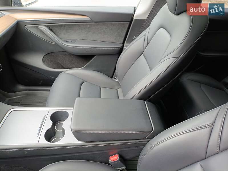 Внедорожник / Кроссовер Tesla Model Y 2024 в Виннице