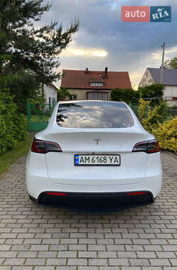 Позашляховик / Кросовер Tesla Model Y 2024 в 