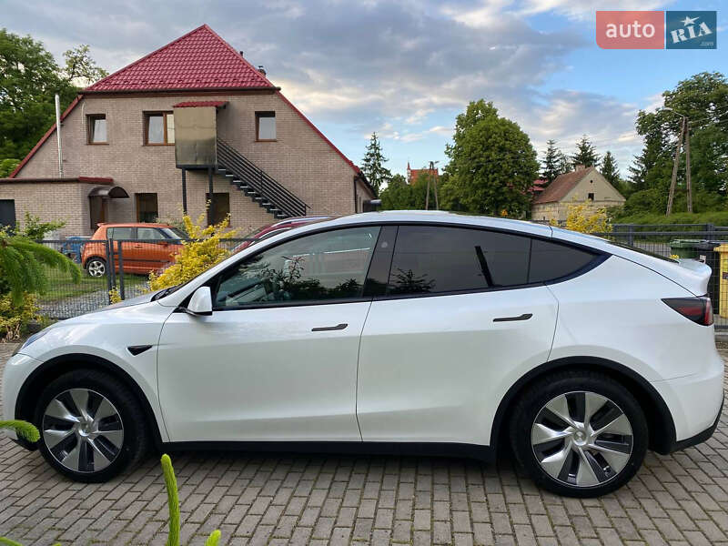 Внедорожник / Кроссовер Tesla Model Y 2024 в Львове