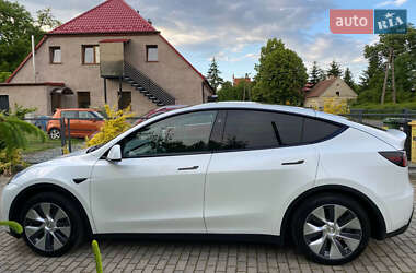 Позашляховик / Кросовер Tesla Model Y 2024 в 