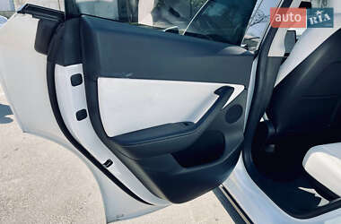Позашляховик / Кросовер Tesla Model Y 2021 в 