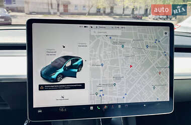 Позашляховик / Кросовер Tesla Model Y 2021 в 