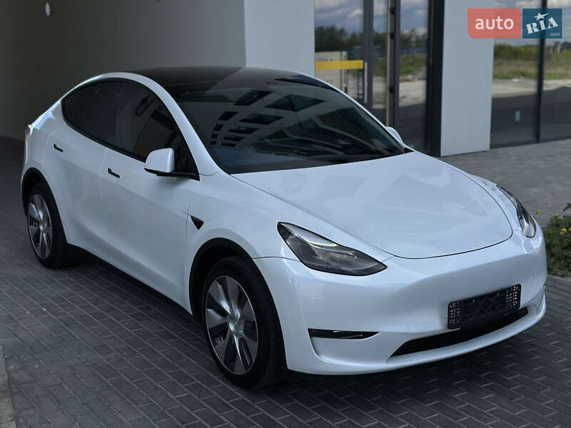 Tesla Model Y 2023