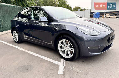 Внедорожник / Кроссовер Tesla Model Y 2021 в 