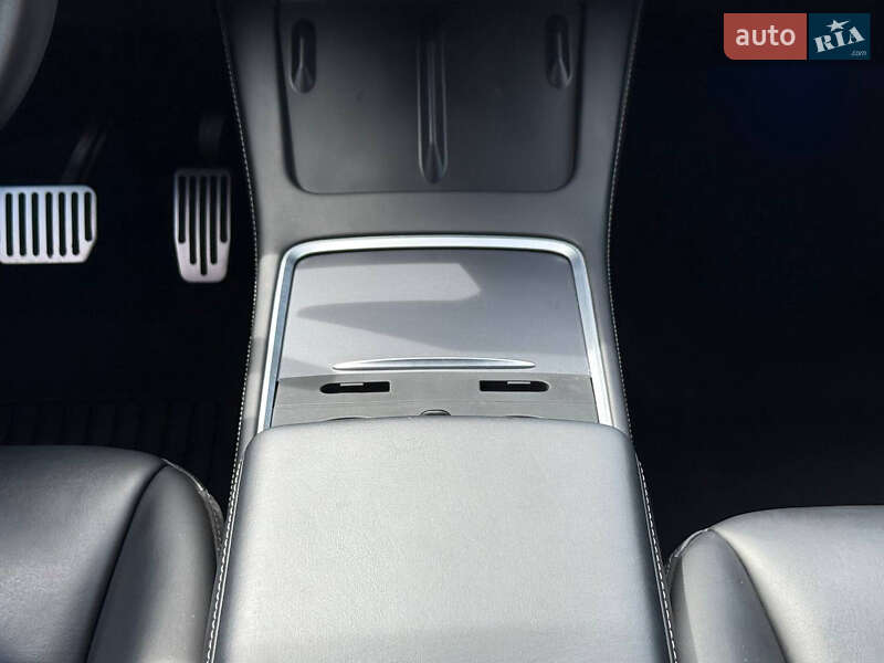 Внедорожник / Кроссовер Tesla Model Y 2021 в Кривом Роге
