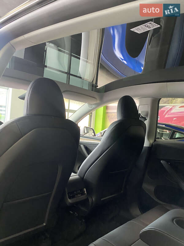 Внедорожник / Кроссовер Tesla Model Y 2024 в Киеве