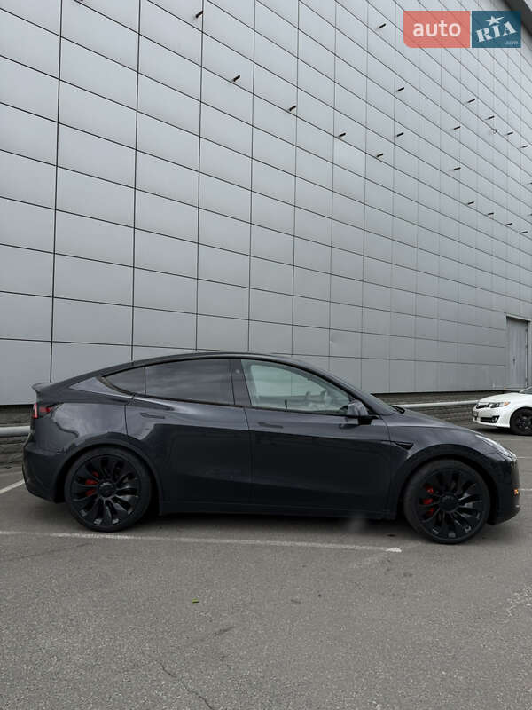 Внедорожник / Кроссовер Tesla Model Y 2024 в Броварах