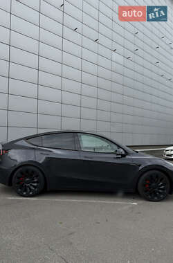 Внедорожник / Кроссовер Tesla Model Y 2024 в 