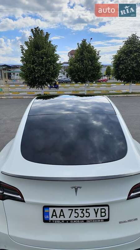 Внедорожник / Кроссовер Tesla Model Y 2021 в Ирпене