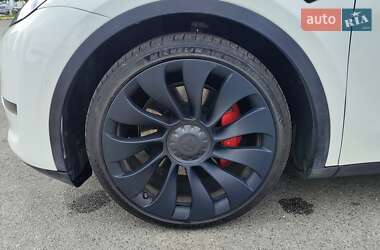 Внедорожник / Кроссовер Tesla Model Y 2021 в 