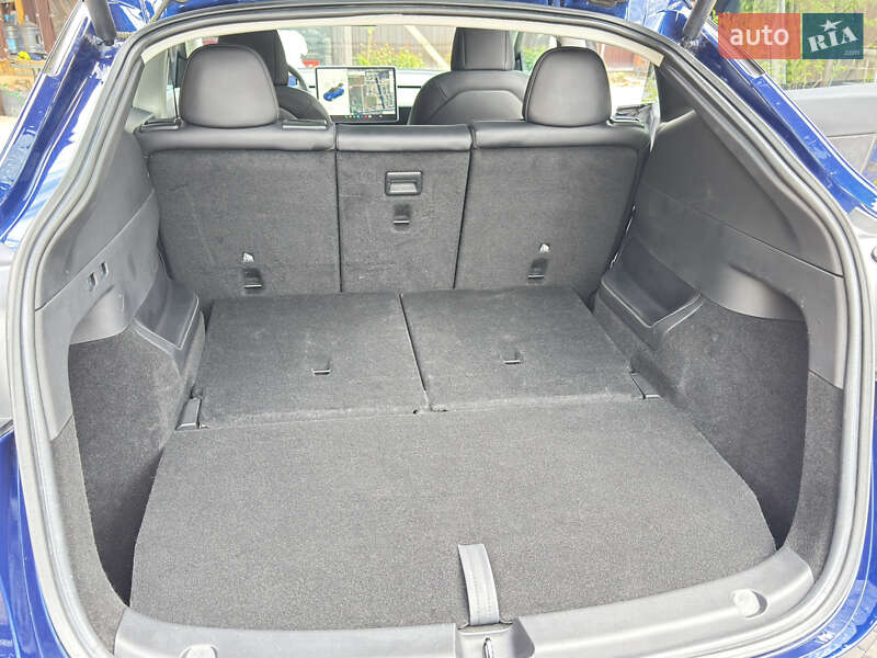 Внедорожник / Кроссовер Tesla Model Y 2021 в Киеве