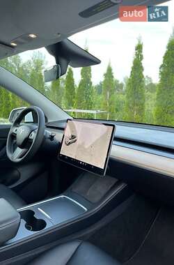 Внедорожник / Кроссовер Tesla Model Y 2021 в 