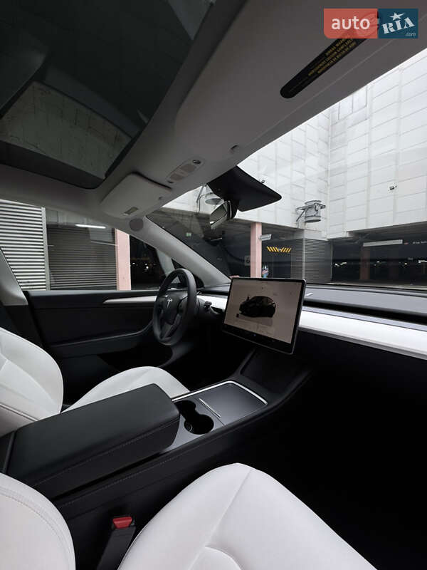 Позашляховик / Кросовер Tesla Model Y 2023 в Києві фото 9 Позашляховик / Кросовер Tesla Model Y 2023 в Києві