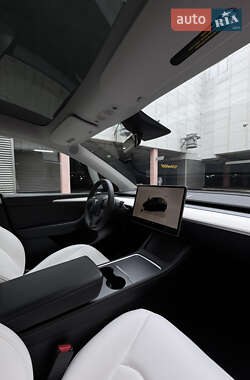Внедорожник / Кроссовер Tesla Model Y 2023 в 