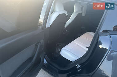 Внедорожник / Кроссовер Tesla Model Y 2024 в 