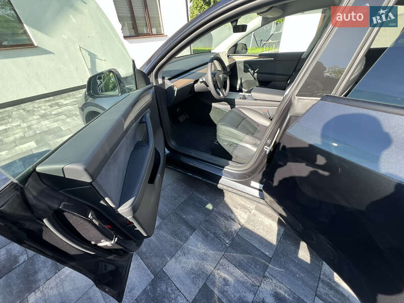 Внедорожник / Кроссовер Tesla Model Y 2024 в Староконстантинове
