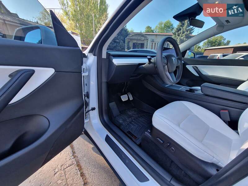 Внедорожник / Кроссовер Tesla Model Y 2022 в Днепре фото 14 Внедорожник / Кроссовер Tesla Model Y 2022 в Днепре