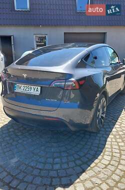 Внедорожник / Кроссовер Tesla Model Y 2021 в Ровно