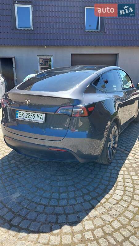 Внедорожник / Кроссовер Tesla Model Y 2021 в Ровно