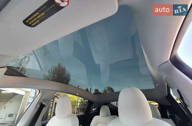 Позашляховик / Кросовер Tesla Model Y 2020 в 