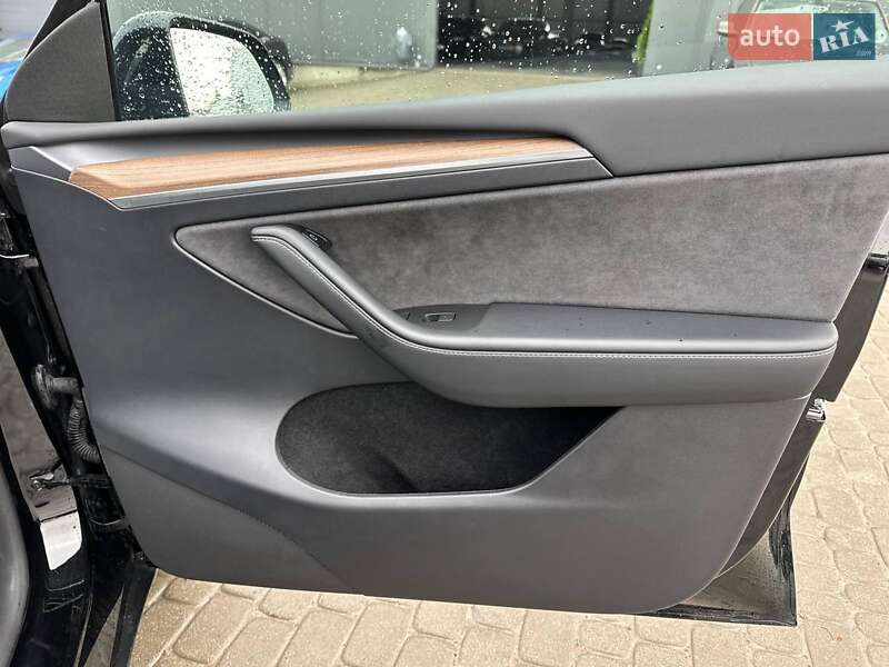 Внедорожник / Кроссовер Tesla Model Y 2022 в Львове