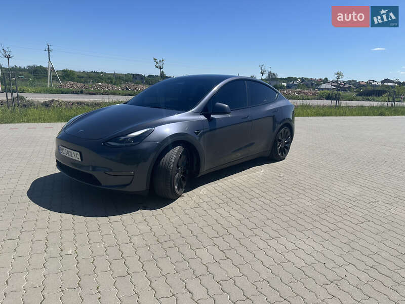 Внедорожник / Кроссовер Tesla Model Y 2023 в Львове