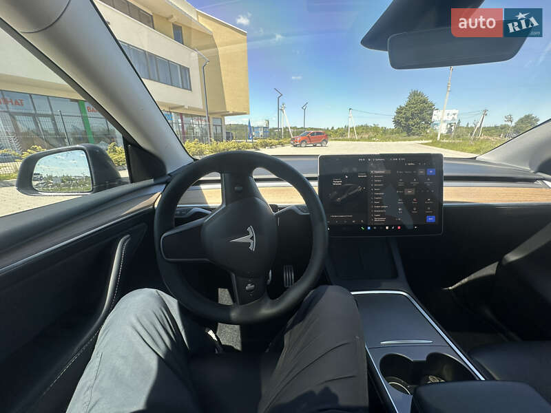 Внедорожник / Кроссовер Tesla Model Y 2023 в Львове