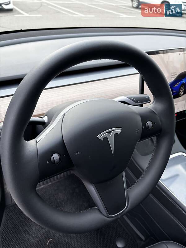 Позашляховик / Кросовер Tesla Model Y 2024 в Києві