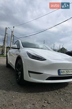 Позашляховик / Кросовер Tesla Model Y 2023 в 