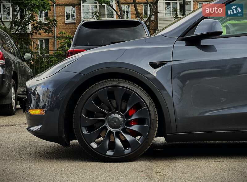 Внедорожник / Кроссовер Tesla Model Y 2022 в Киеве