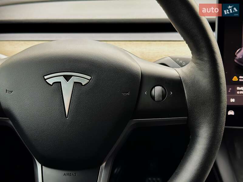 Внедорожник / Кроссовер Tesla Model Y 2022 в Киеве