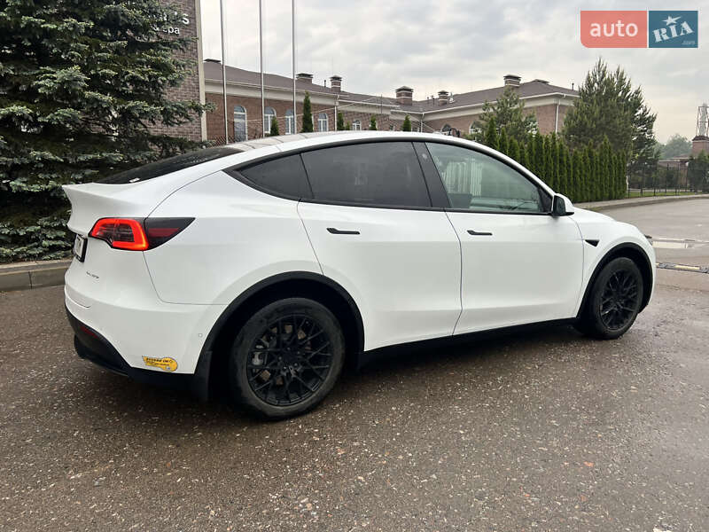 Внедорожник / Кроссовер Tesla Model Y 2022 в Киеве