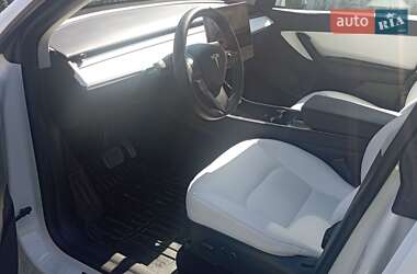 Внедорожник / Кроссовер Tesla Model Y 2021 в 