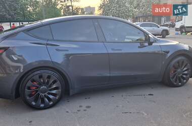 Внедорожник / Кроссовер Tesla Model Y 2021 в 
