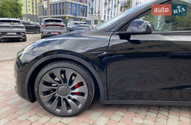 Внедорожник / Кроссовер Tesla Model Y 2021 в 