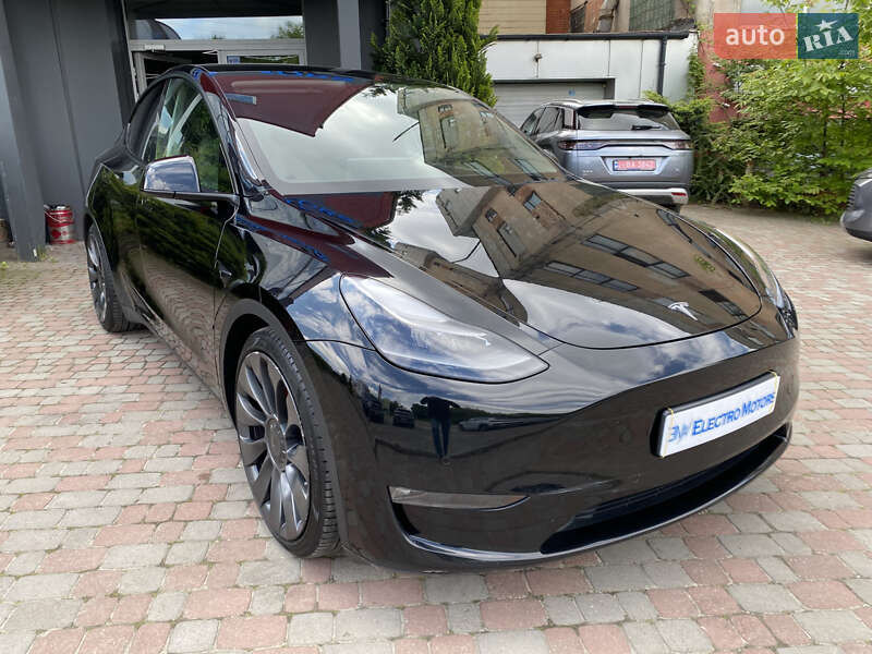 Позашляховик / Кросовер Tesla Model Y 2021 в Львові