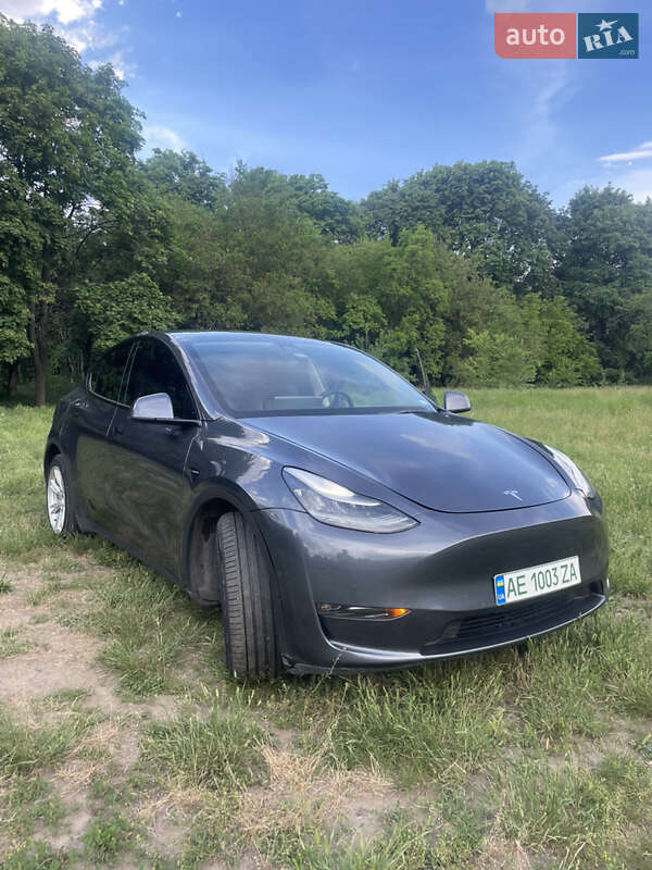 Tesla Model Y 2021
