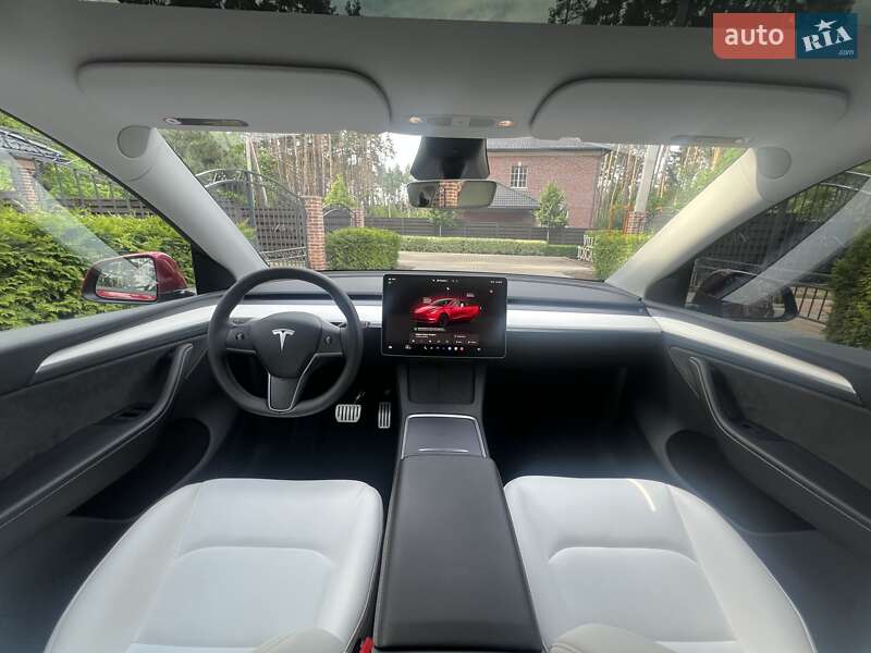 Внедорожник / Кроссовер Tesla Model Y 2024 в Киеве