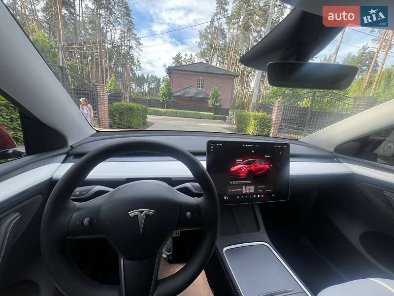 Внедорожник / Кроссовер Tesla Model Y 2024 в Киеве