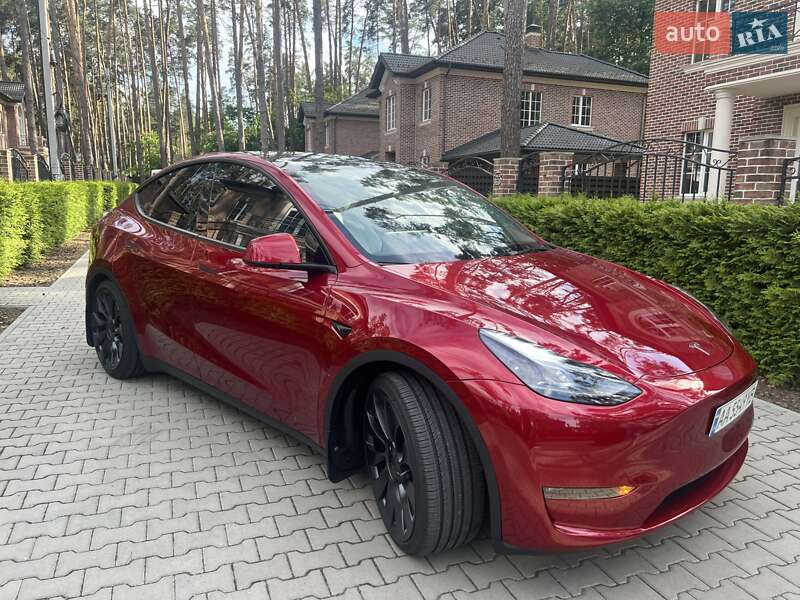 Внедорожник / Кроссовер Tesla Model Y 2024 в Киеве