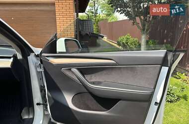 Позашляховик / Кросовер Tesla Model Y 2022 в 