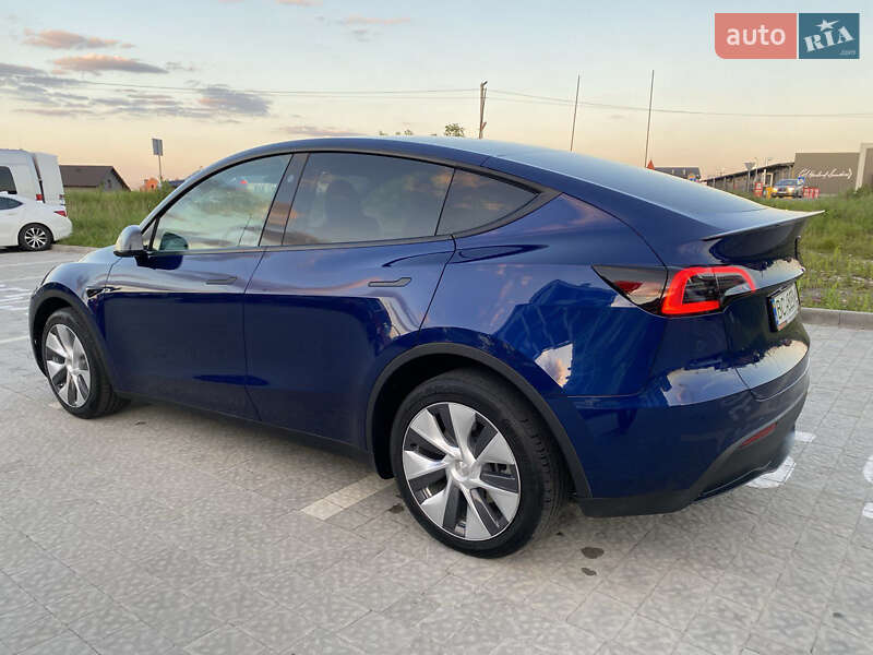 Внедорожник / Кроссовер Tesla Model Y 2023 в Львове