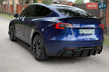 Позашляховик / Кросовер Tesla Model Y 2023 в 