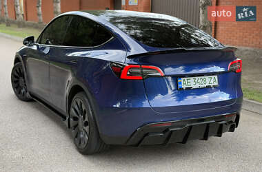 Позашляховик / Кросовер Tesla Model Y 2023 в 