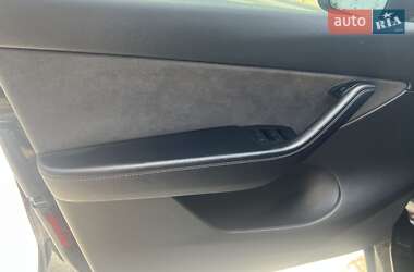 Позашляховик / Кросовер Tesla Model Y 2022 в 
