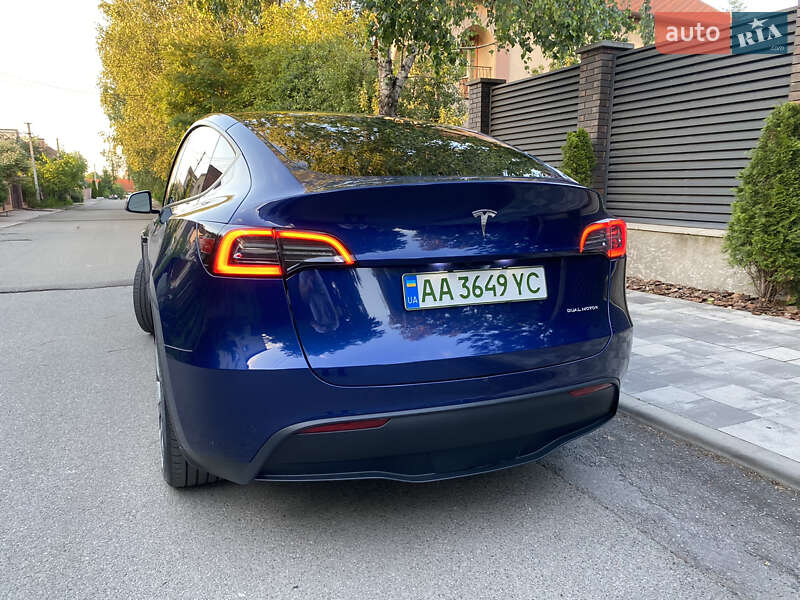 Позашляховик / Кросовер Tesla Model Y 2022 в Києві
