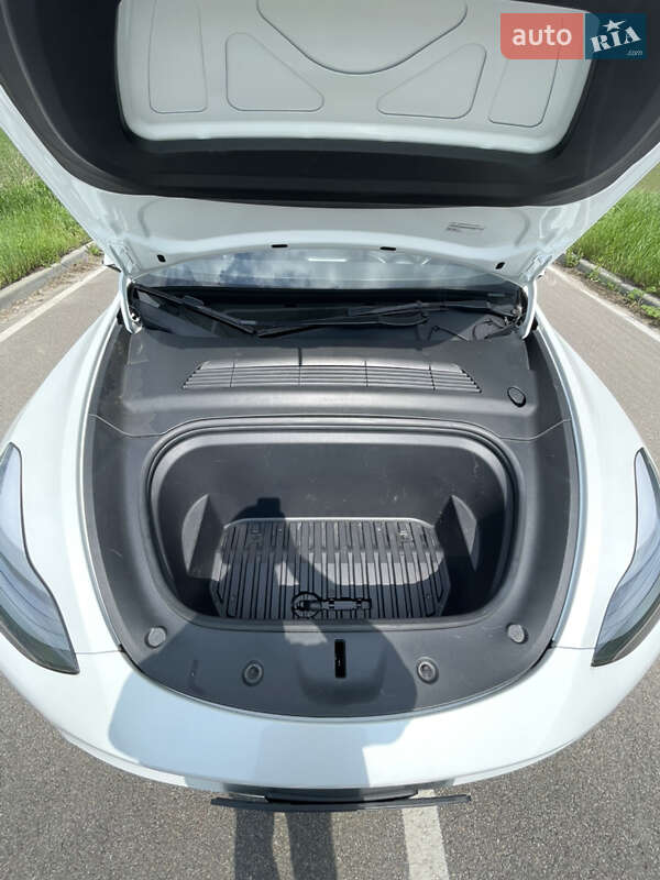Позашляховик / Кросовер Tesla Model Y 2022 в Києві
