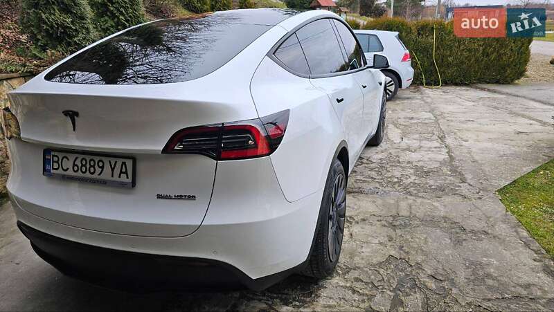 Внедорожник / Кроссовер Tesla Model Y 2021 в Киеве
