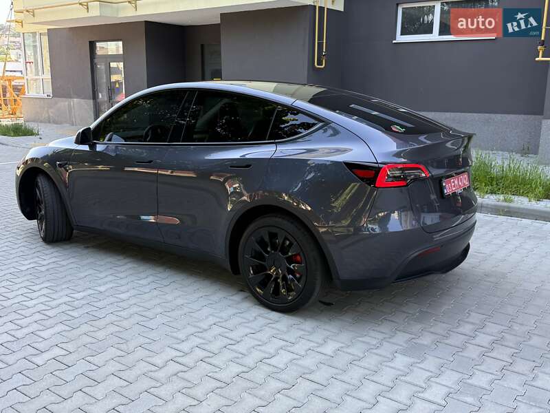 Позашляховик / Кросовер Tesla Model Y 2023 в Чернівцях